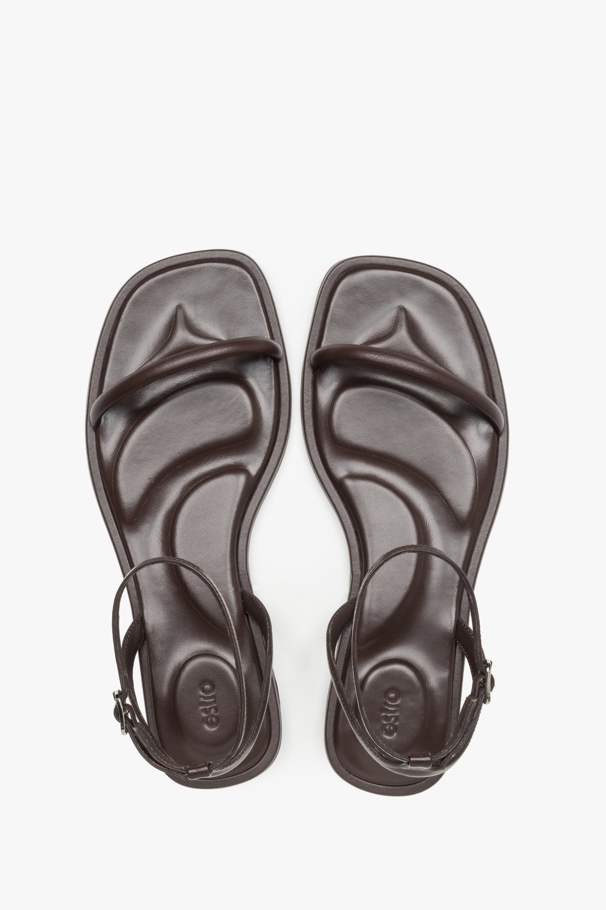 Paar dunkelbraune Leder-Sandalen für Damen von Estro