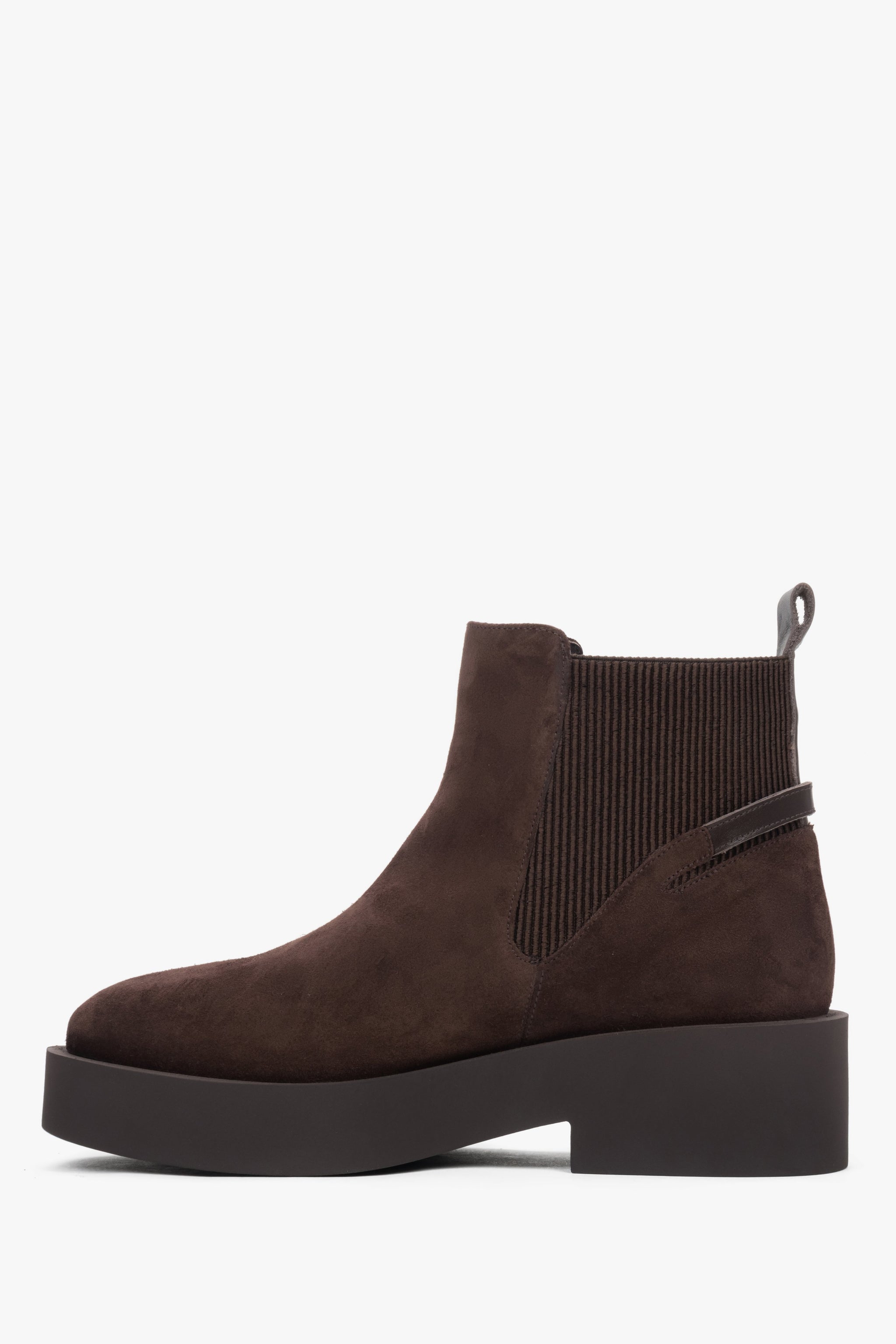 Dunkelbraune Damen-Plateau-Chelsea-Boots aus Veloursleder.
