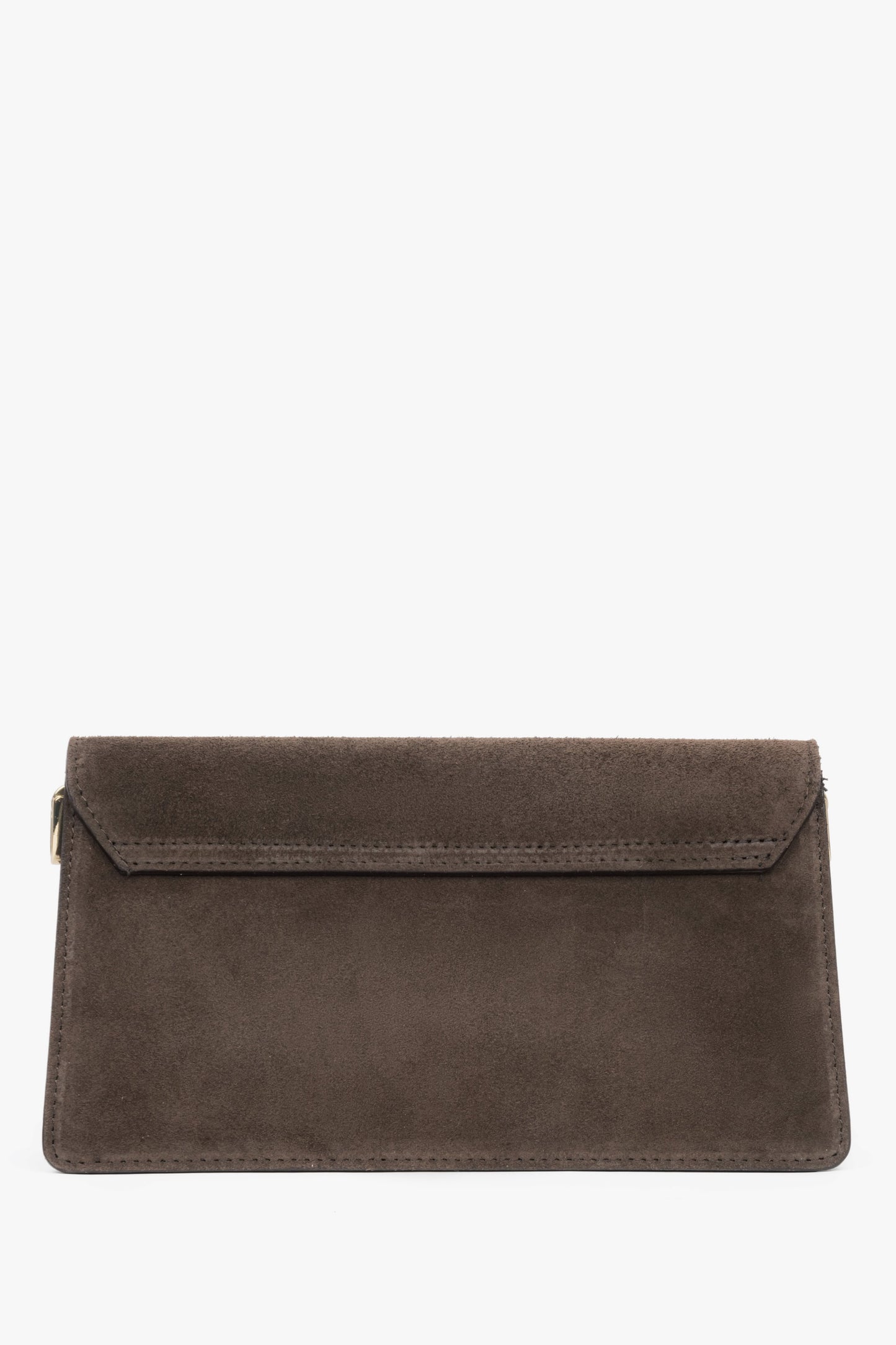 Flache Rückansicht der formschönen und minimalistischen dunkelbraunen Velourstasche