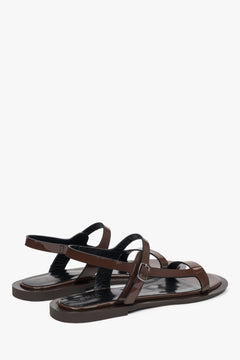 Stilvolle Sommer-Sandalen aus Lackleder in edlem Braun – Estro ER00117369