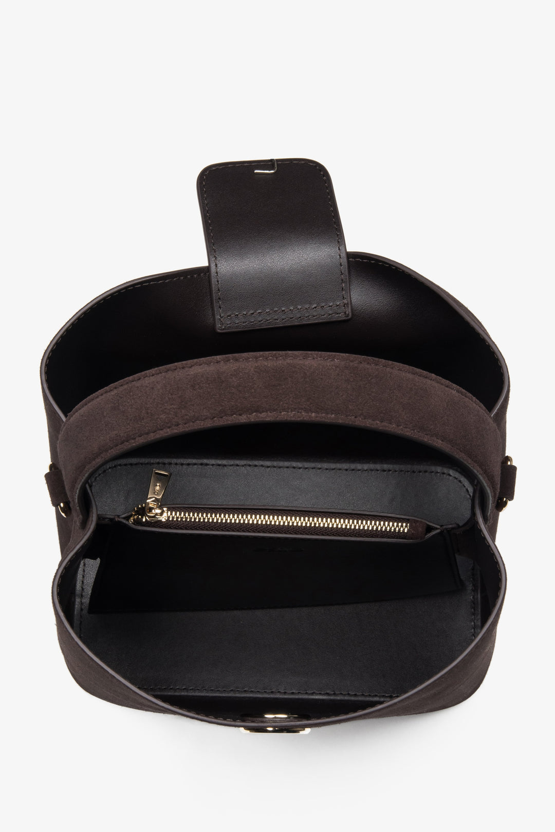 Elegante dunkelbraune Henkeltasche für Damen mit stabilen Tragegriffen.