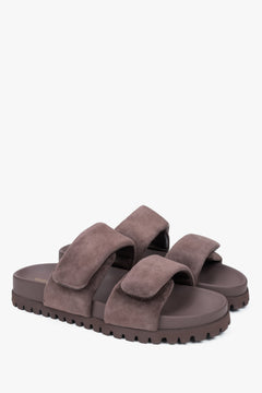 Sommerliche Slip-On-Schuhe mit weichen Riemen aus echtem Velours Estro ER00116945