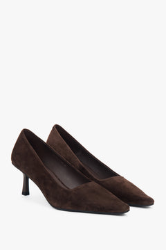 Hochwertige Damen-Schuhe aus dunkelbraunem Velours mit femininem spitzem Design