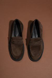 Klassische dunkelbraune Damen-Penny-Loafer aus italienischem Velours Estro ER00116792