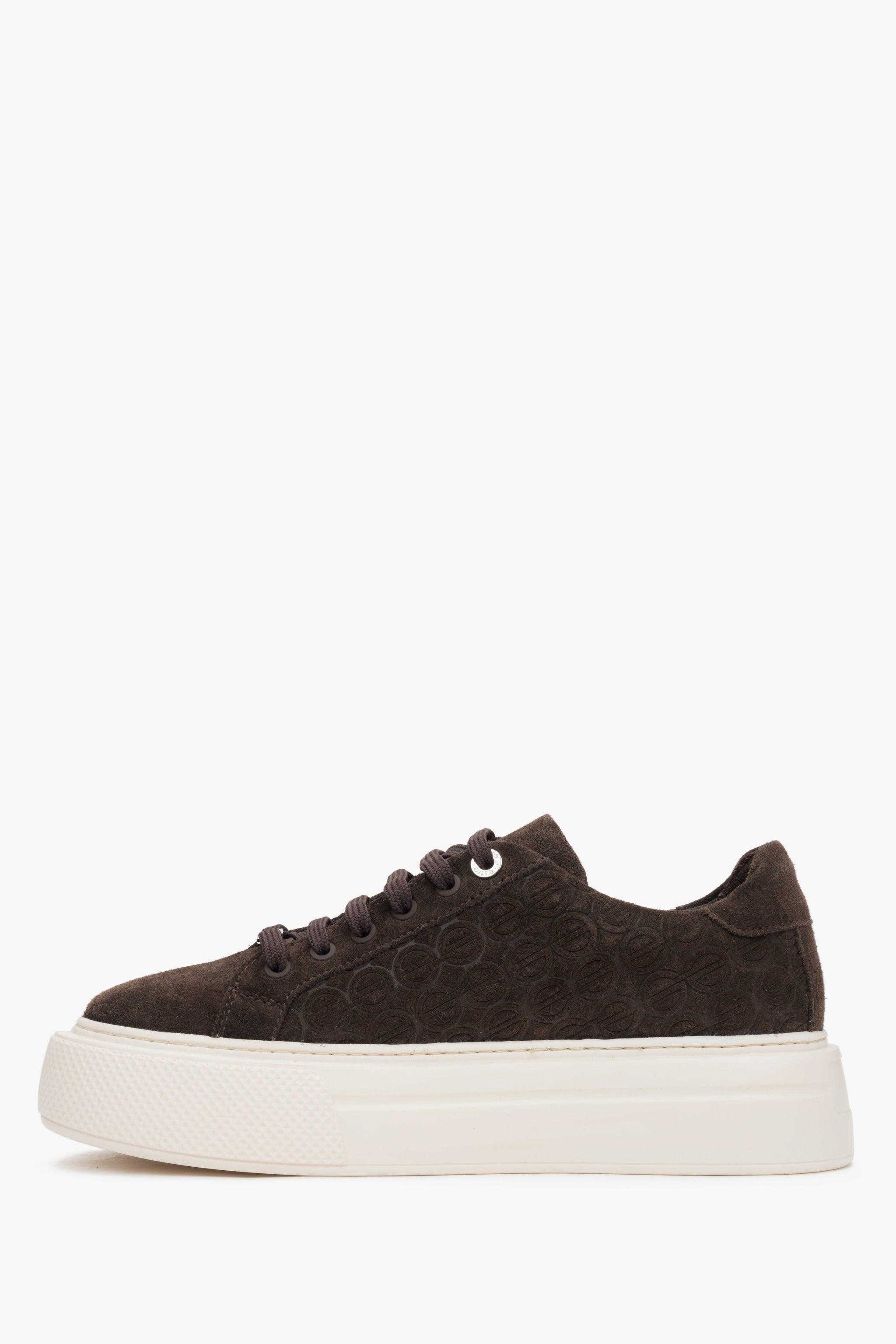 Dunkelbraune Damen-Sneaker aus natürlichem Velours mit dicker Sohle von Estro.