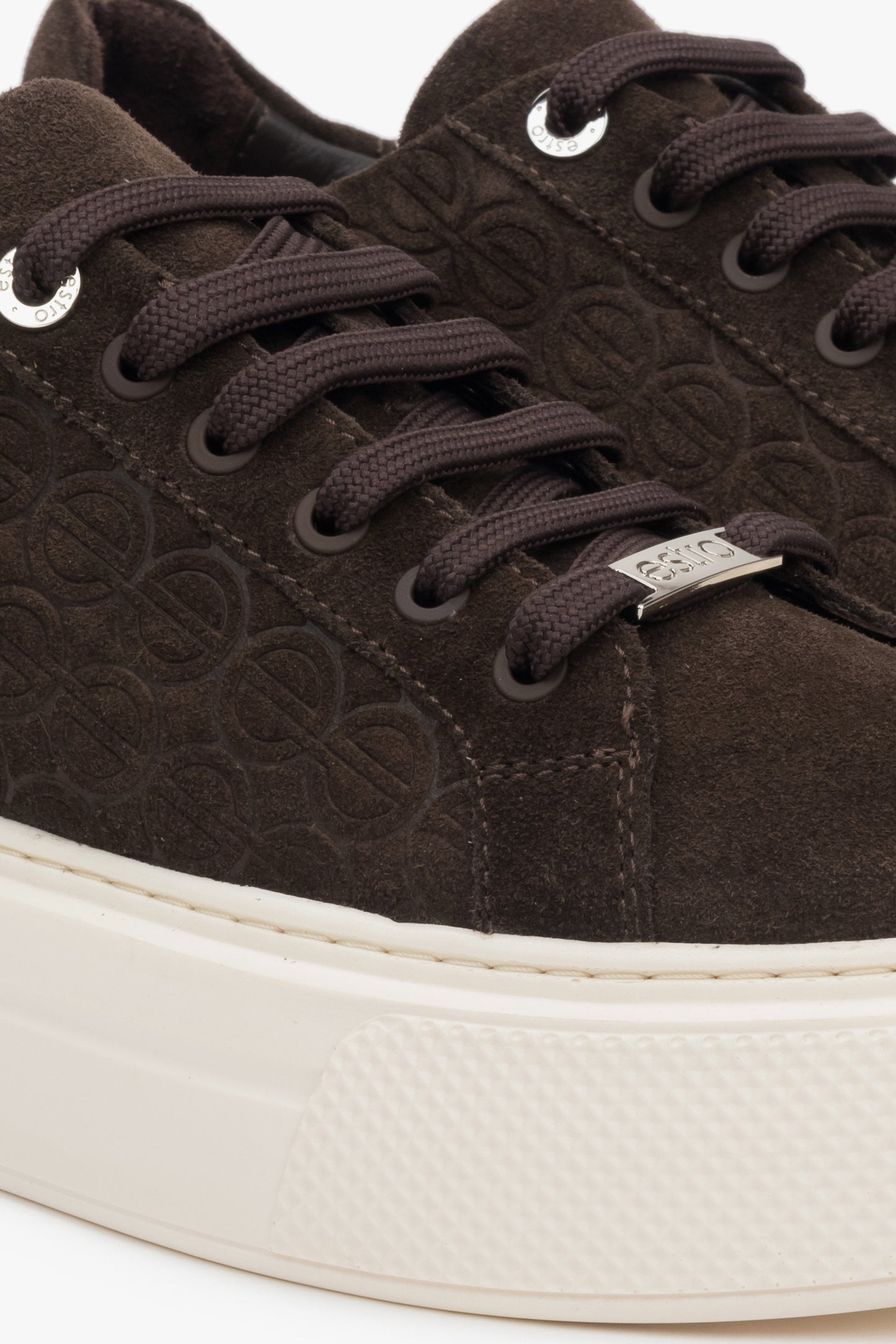 Chunky dunkelbraune Damen-Sneaker aus natürlichem Velours von Estro.