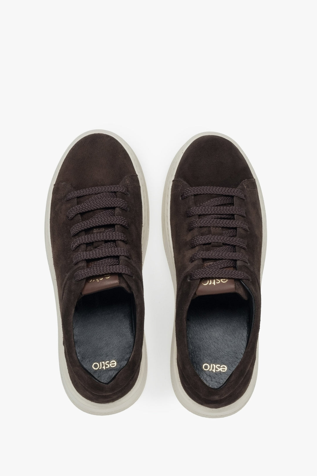 Damen-Sneaker aus Velours in Dunkelbraun – Ansicht von oben.