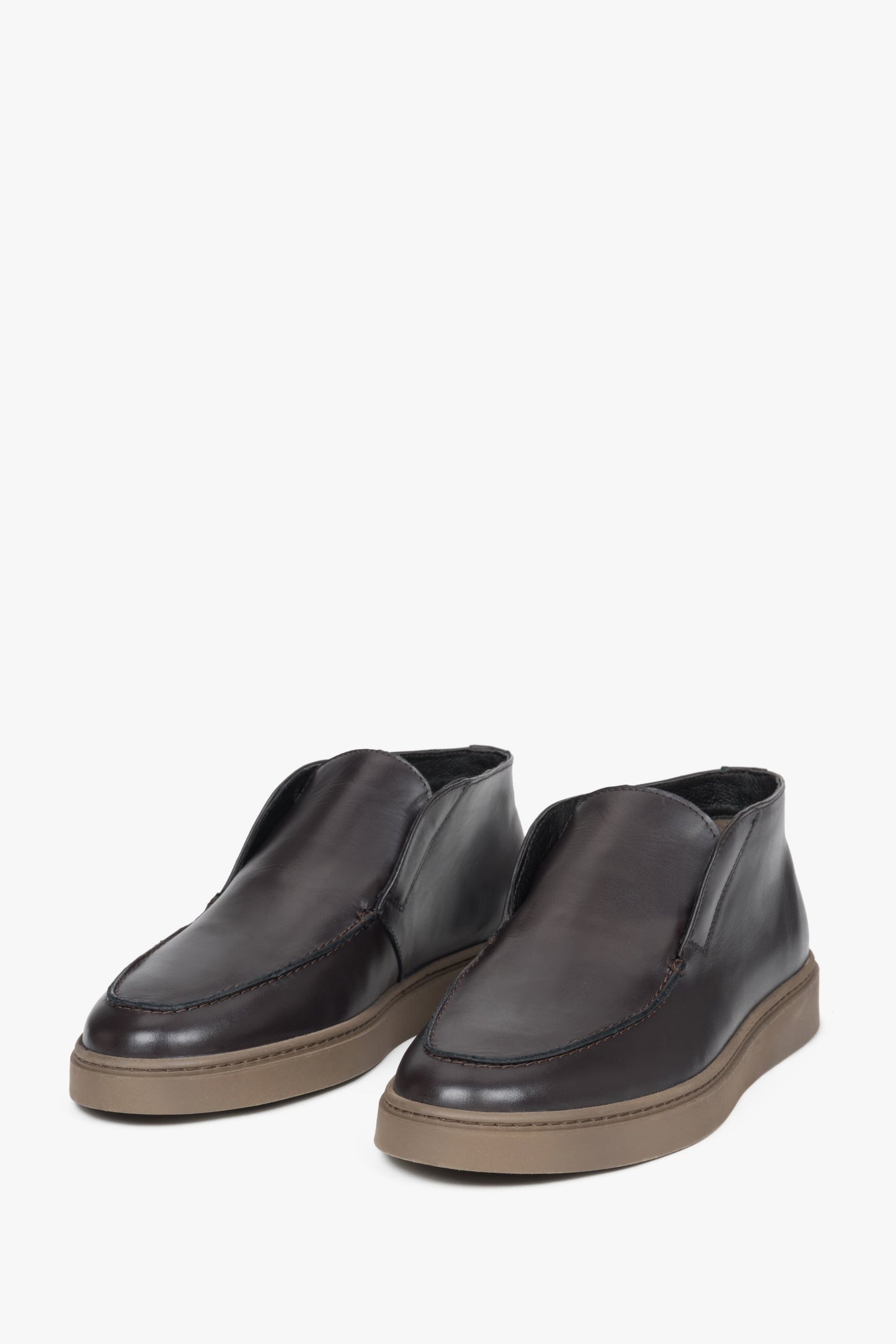 Elegante hohe Herren-Loafer von Estro in Dunkelbraun.