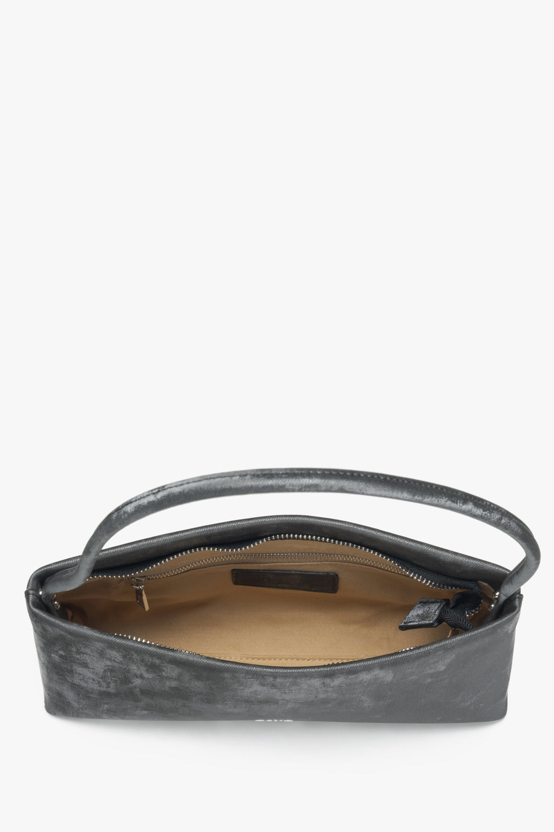 Schwarze Damen-Leder-Umhängetasche mit Marmoreffekt von Estro – Nahaufnahme des Innenraums.