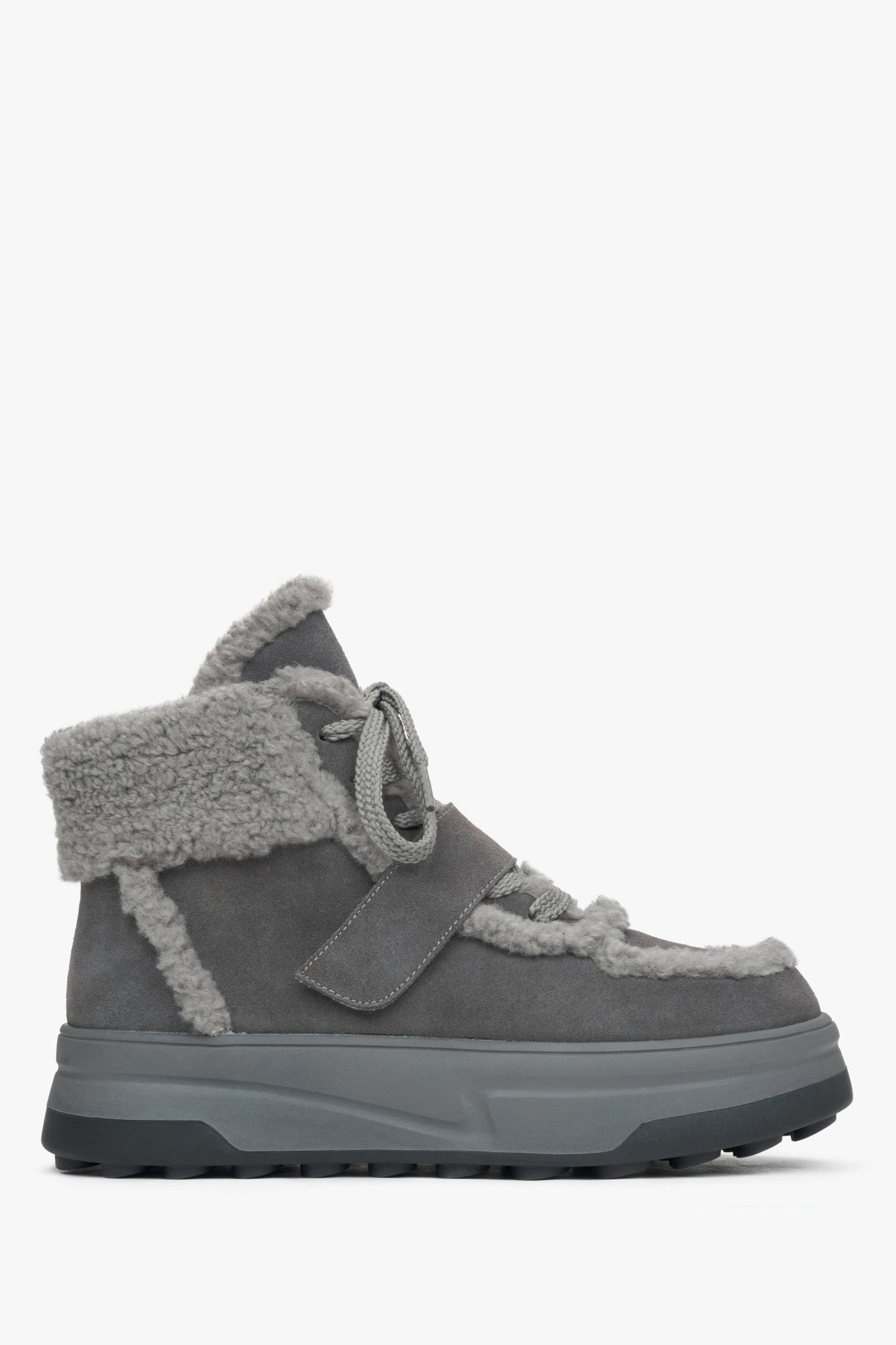 Dunkelgraue Damen-Stiefelette aus Velours mit warmer Wollfütterung Estro ER00115861.
