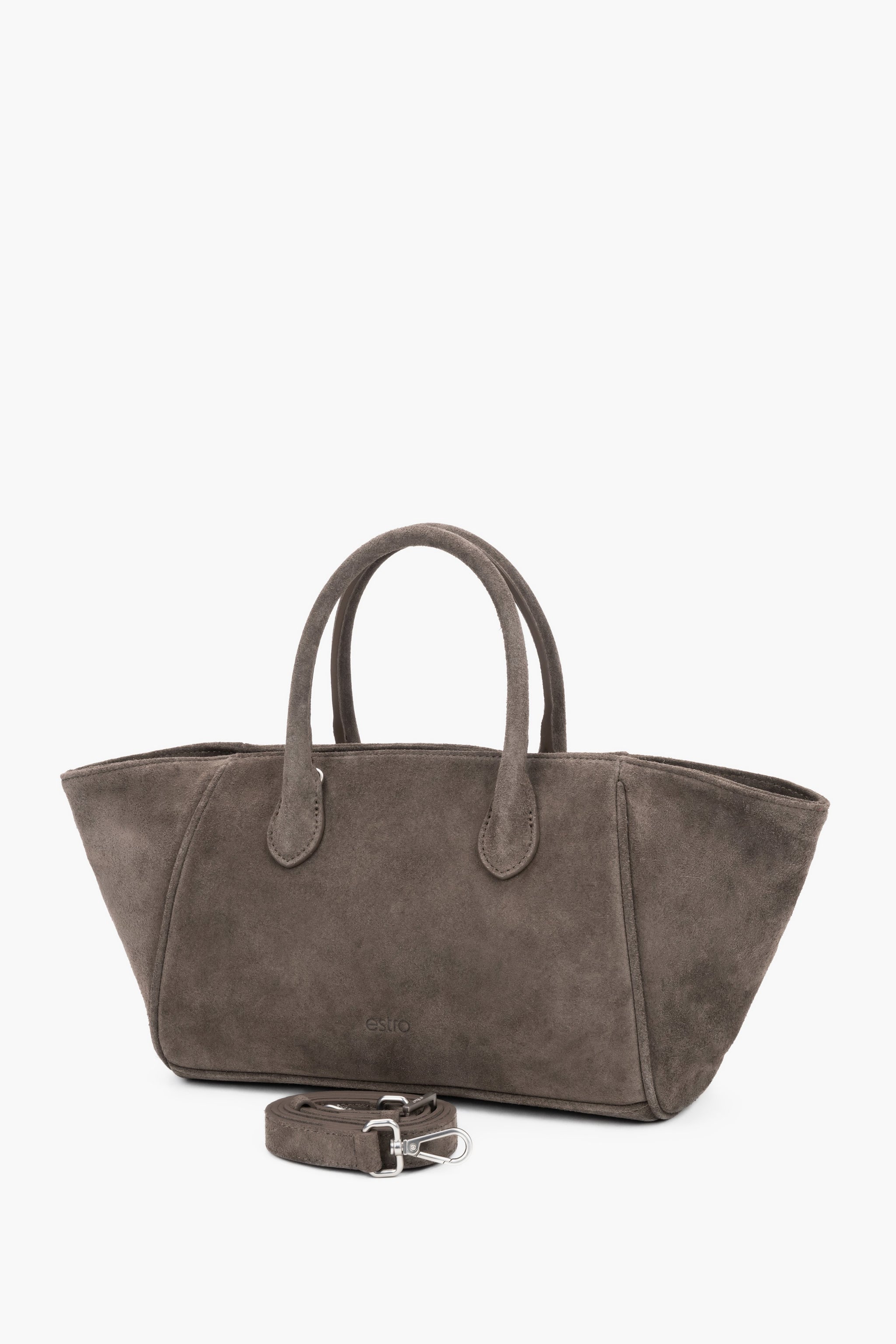 Elegante Velours-Handtasche in Taupe im Querformat schräge Ansicht