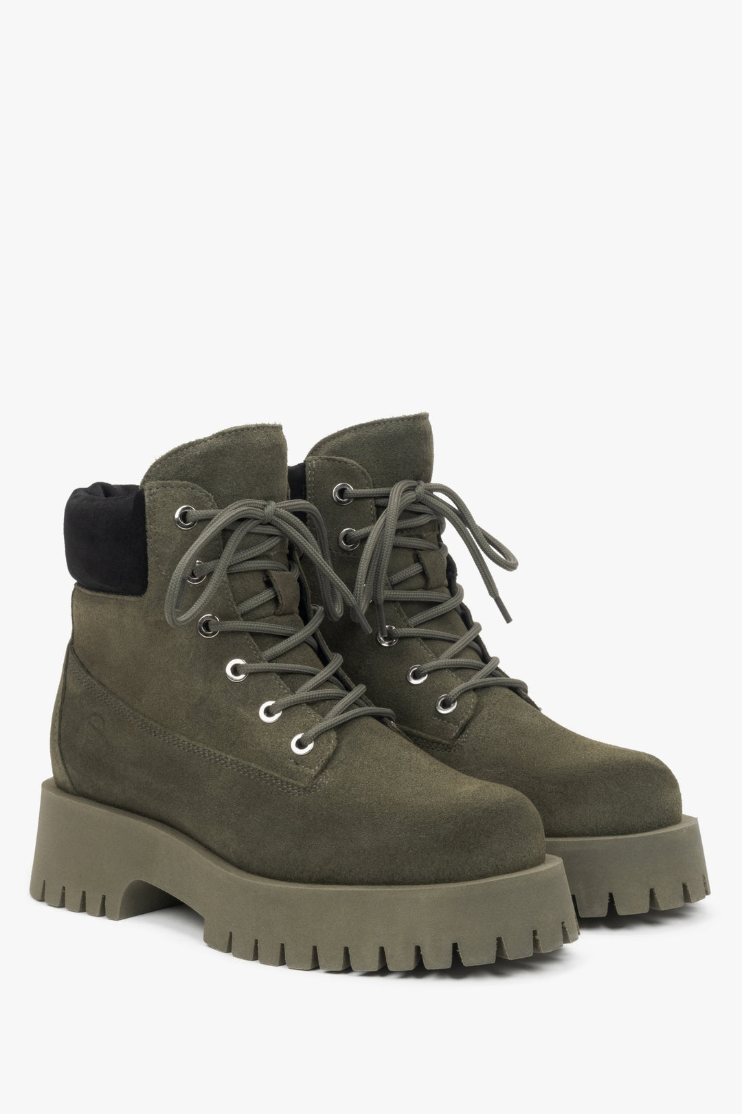 Schnürstiefeletten für Damen aus dunkelgrünem Velours von Estro.