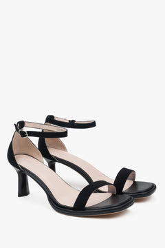 Elegante schwarze Damen-Sandalen von Estro aus weichem echtem Veloursleder.