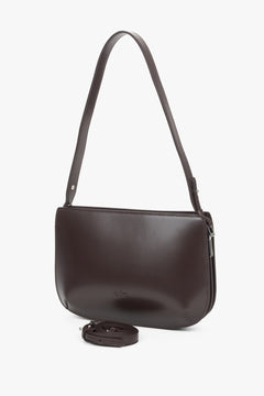 Ansicht der dunkelbraunen Ledertasche mit kurzem Trageriemen.