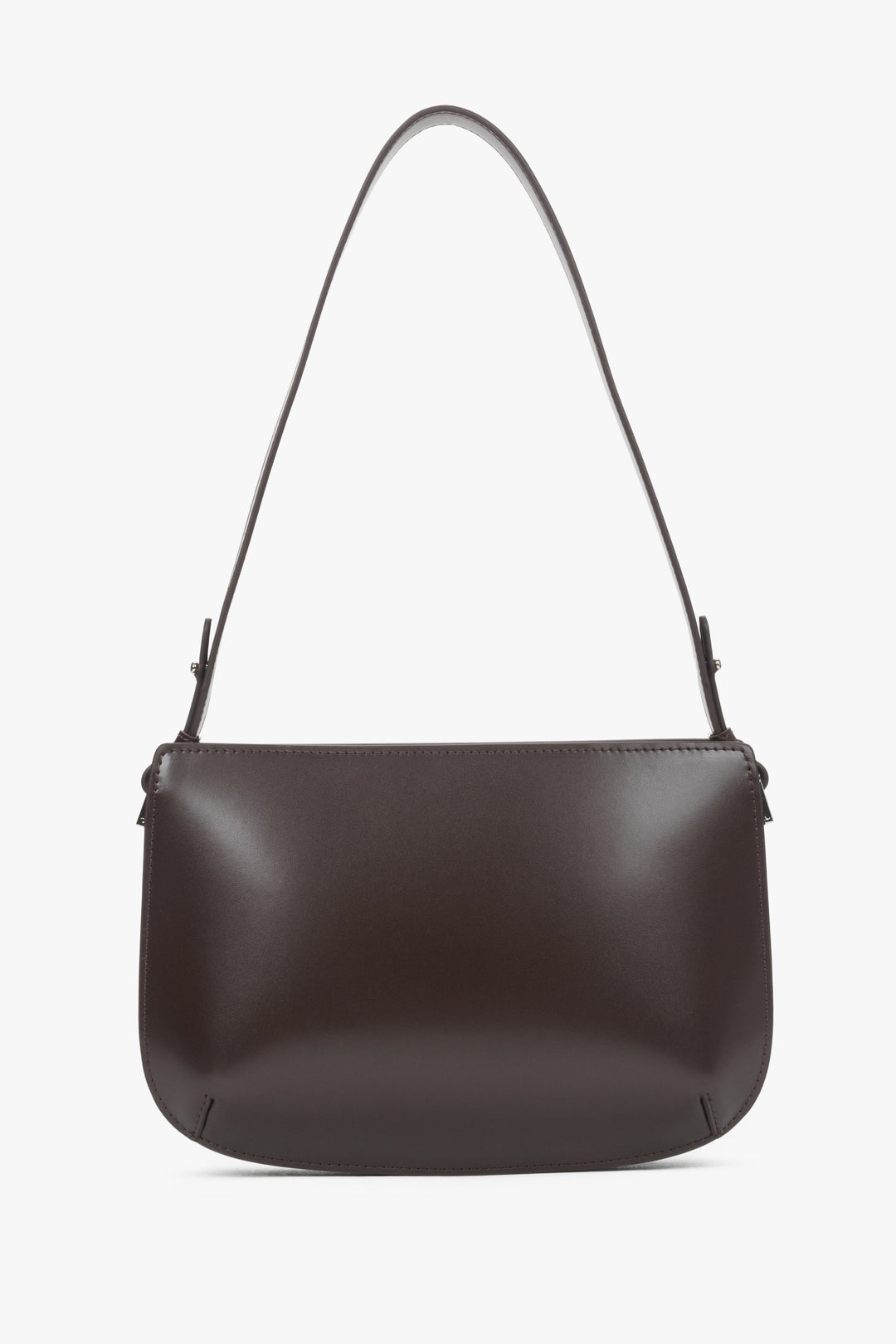 Flache Ansicht der eleganten Schultertasche in Dunkelbraun.