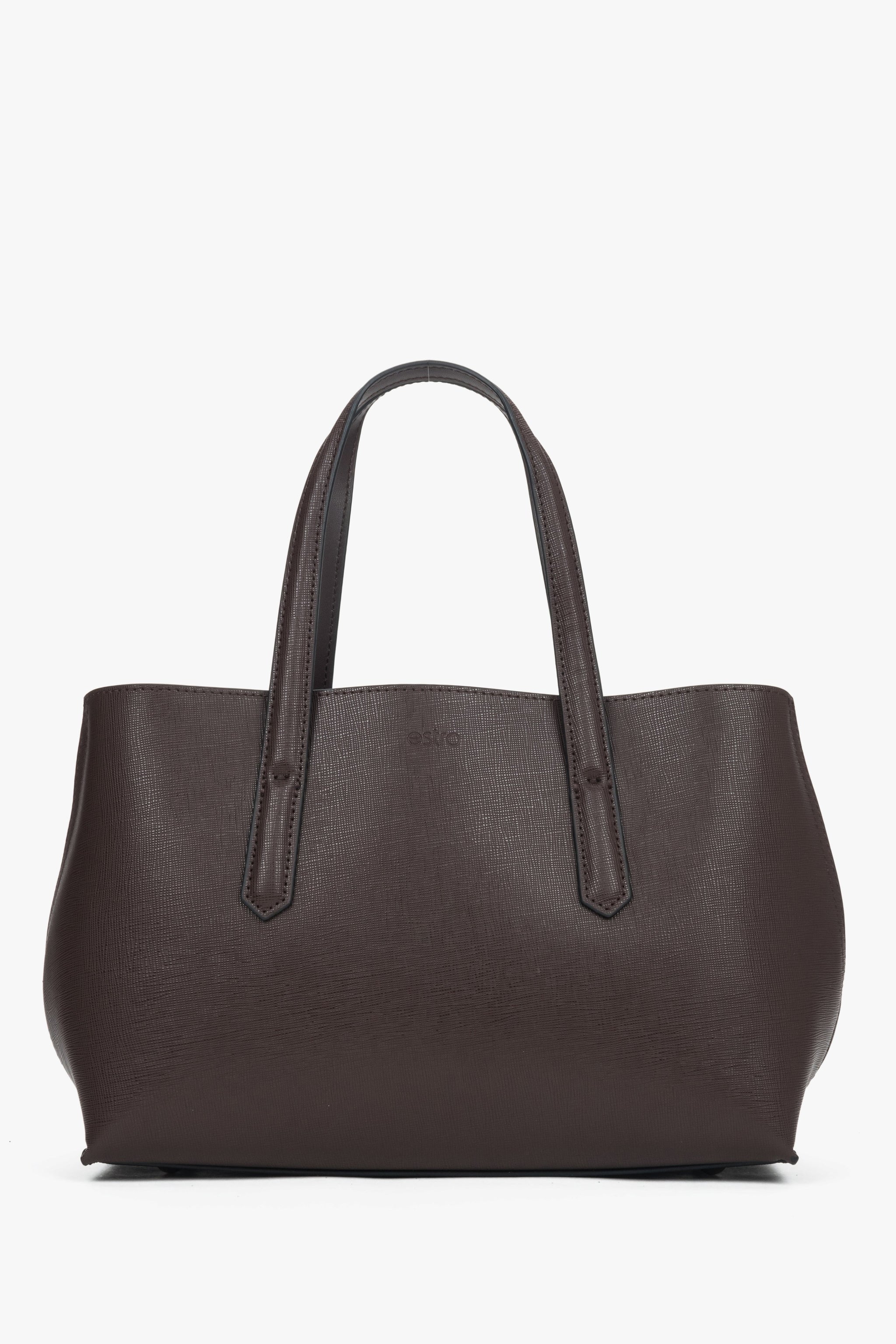 Frontalansicht der eleganten dunkelbraunen Damen-Tote-Bag aus glattem Echtleder.