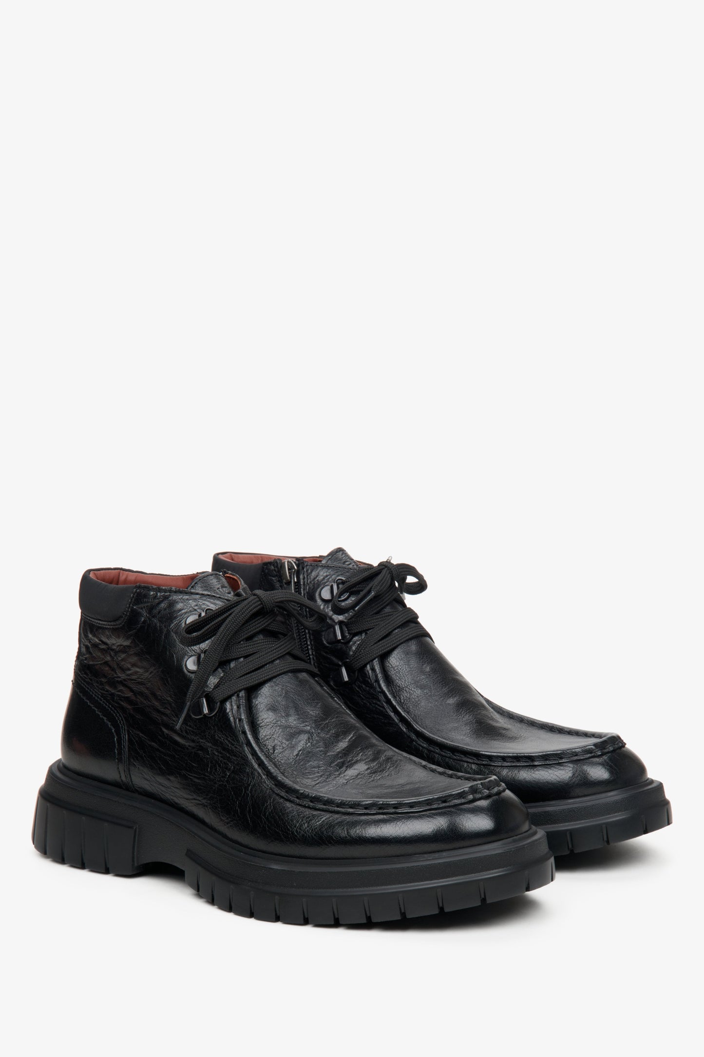 Elegante Herren-Stiefelette aus schwarzem Leder Estro ER00114069.