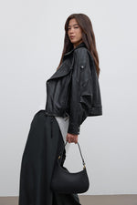 Schwarze Damen-Schultertasche aus italienischem Premium-Leder Estro ER00116374