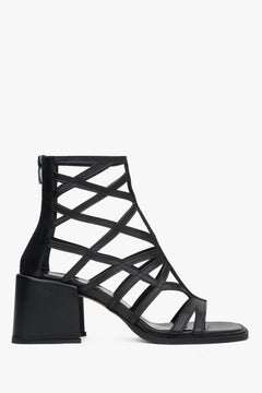 Elegante Römersandalen mit Cut-Outs in Schwarz Estro ER00117383.