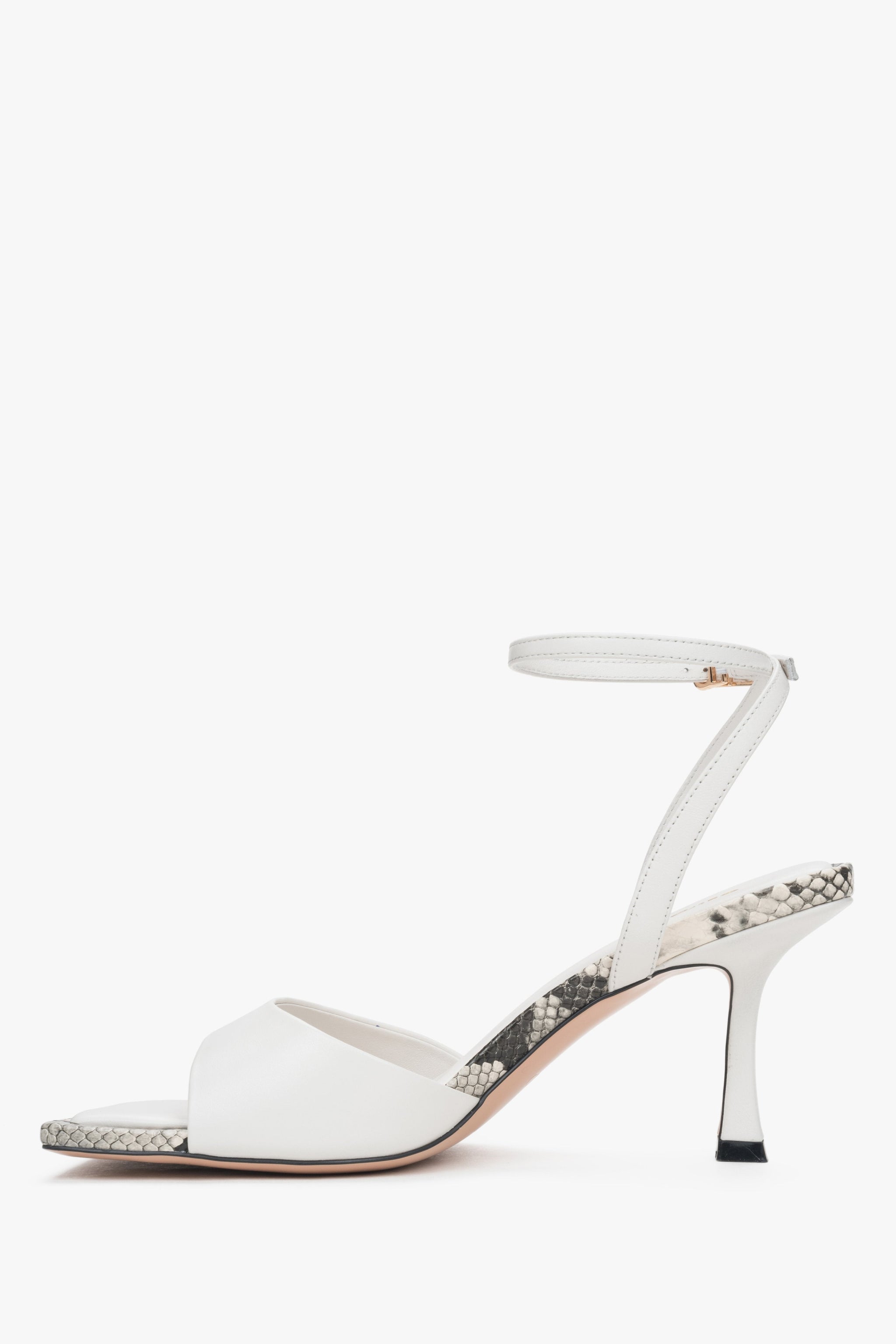 Stilvolle Damensandalen aus Naturleder in Hellbeige von Estro.