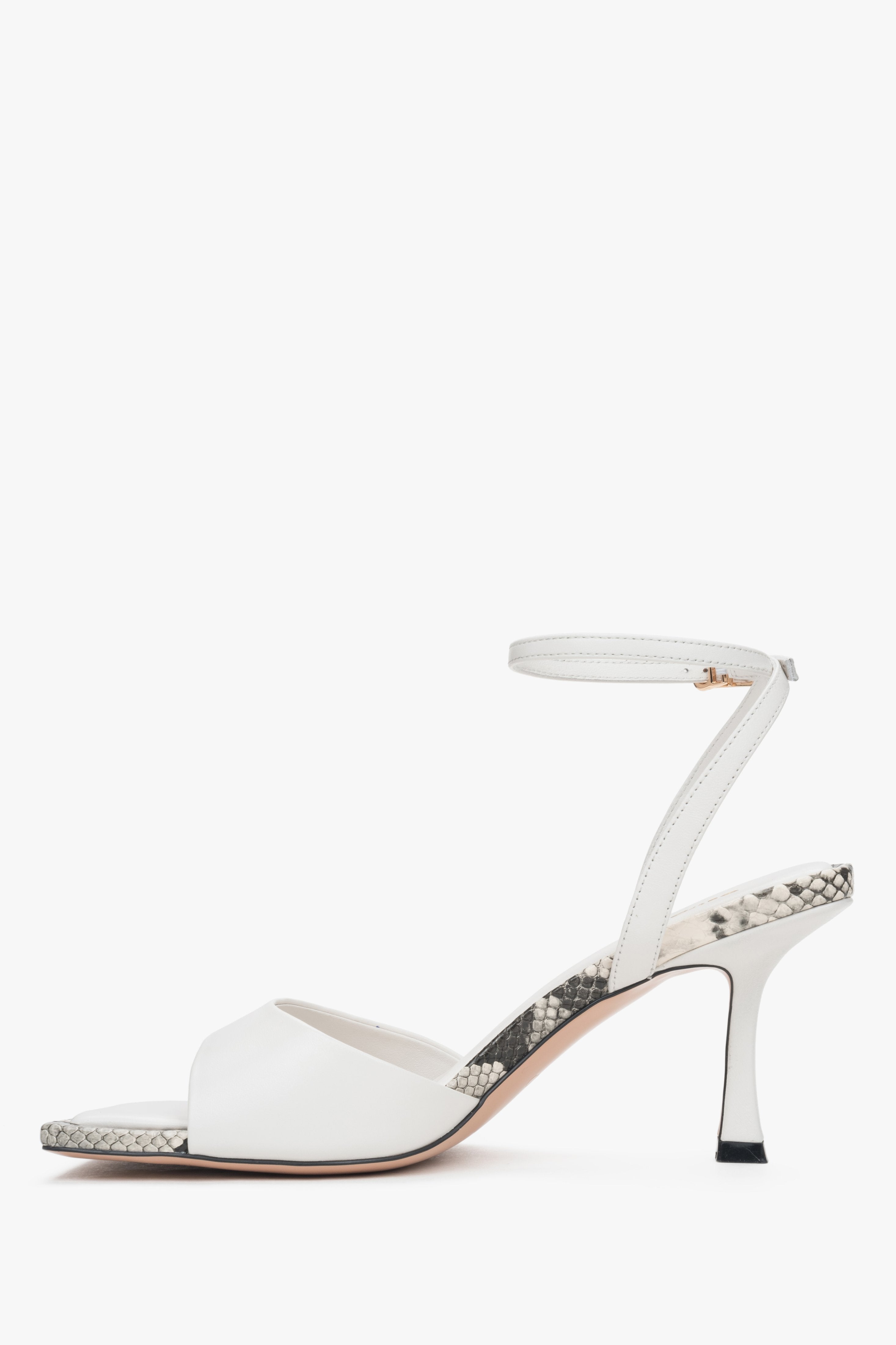 Stilvolle Damensandalen aus Naturleder in Hellbeige von Estro.