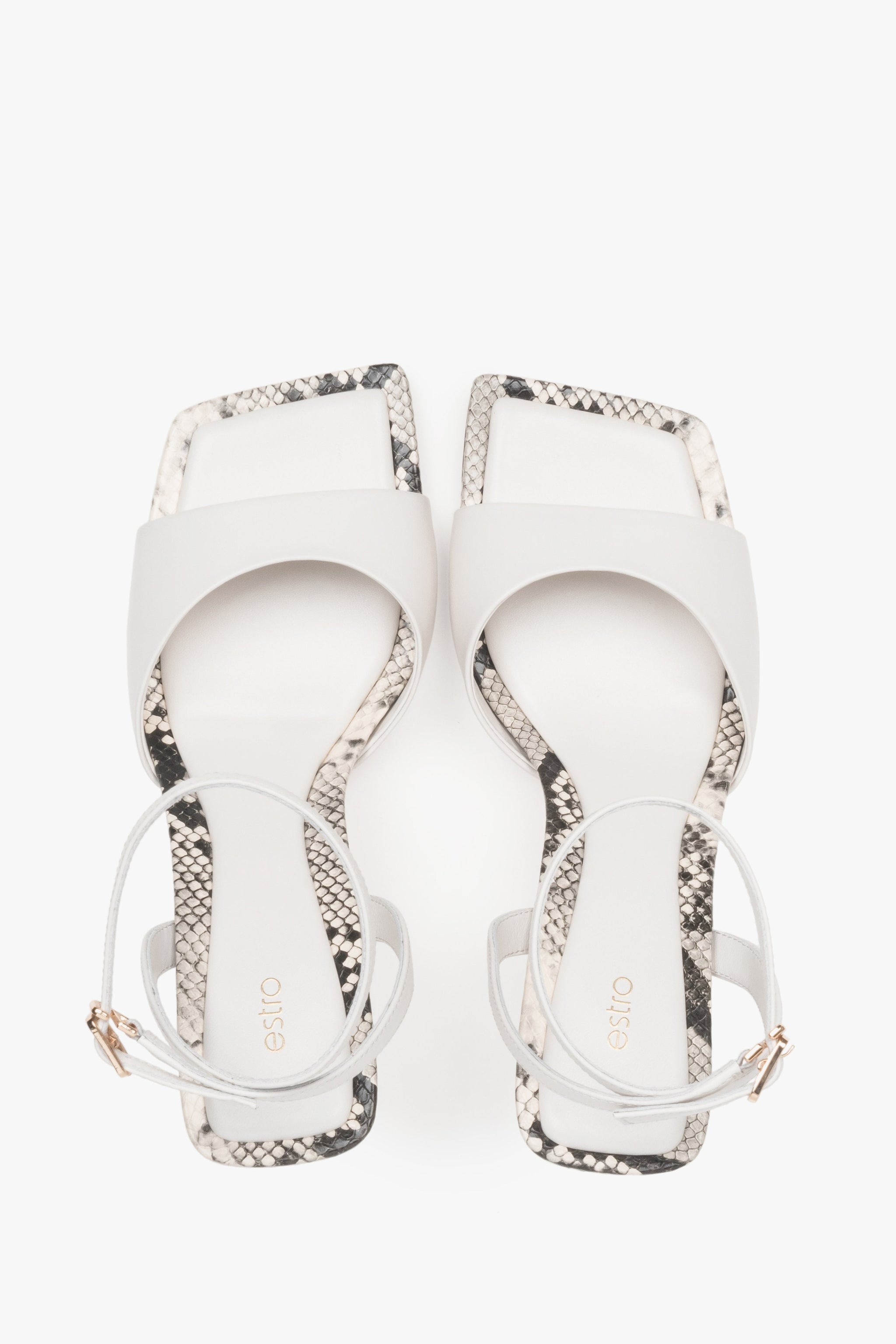 Komfortable Damensandalen aus Naturleder in Hellbeige von Estro (Draufsicht)