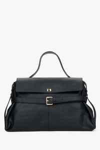 Frontansicht der eleganten schwarzen Leder-Tote-Bag mit verstellbarem Riemen