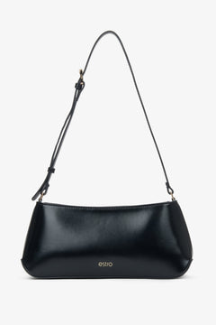 Frontale Ansicht der klassischen Schultertasche, die die glatte Lederstruktur und die längste Riemeneinstellung (75 cm) hervorhebt
