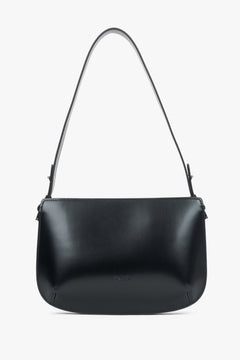 Seitenprofil der kompakten und schlanken Schultertasche.