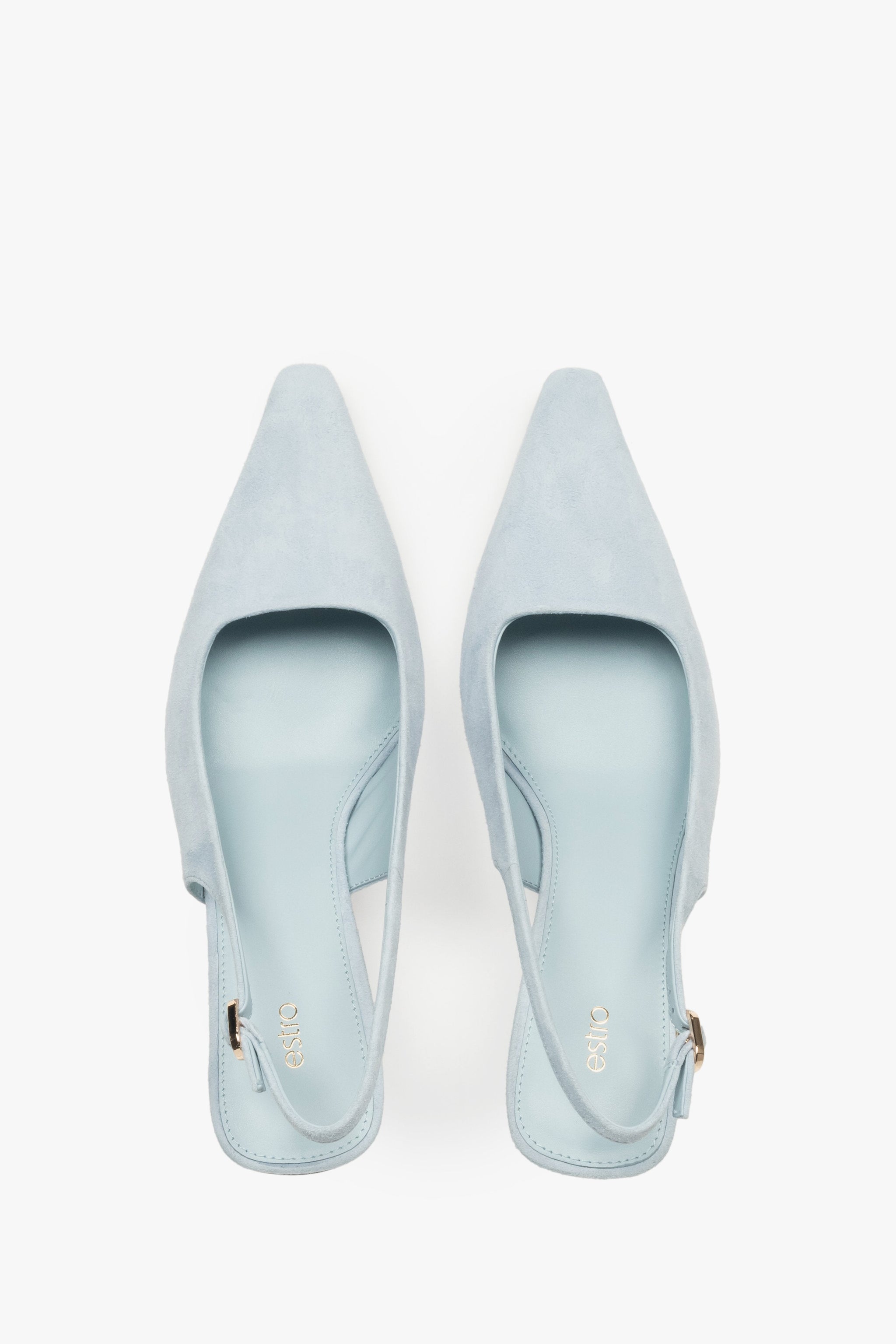 Stilvolle Damen-Slingpumps in Blau von Estro aus weichem Velours mit komfortablem, niedrigem Absatz.
