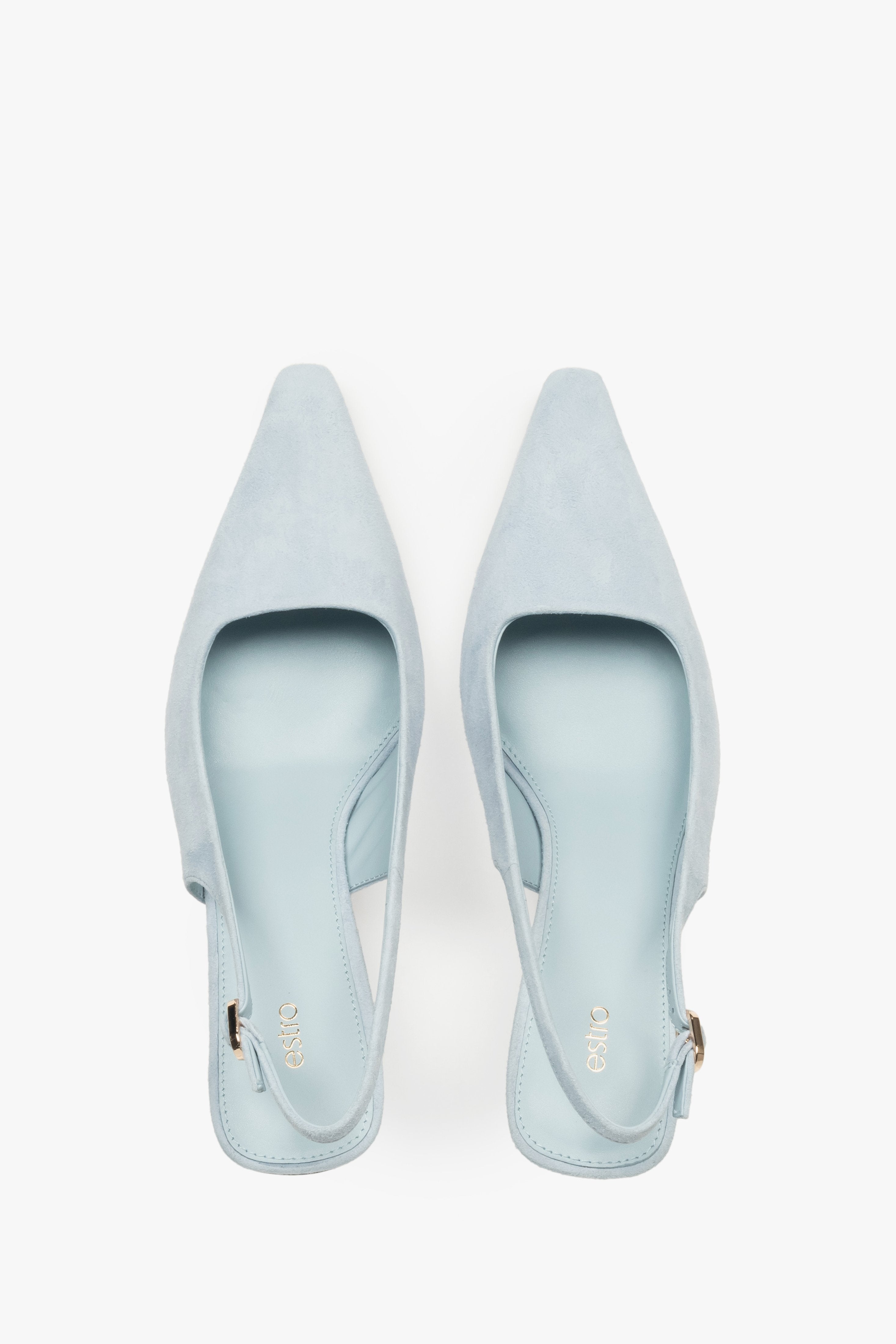 Stilvolle Damen-Slingpumps in Blau von Estro aus weichem Velours mit komfortablem, niedrigem Absatz.