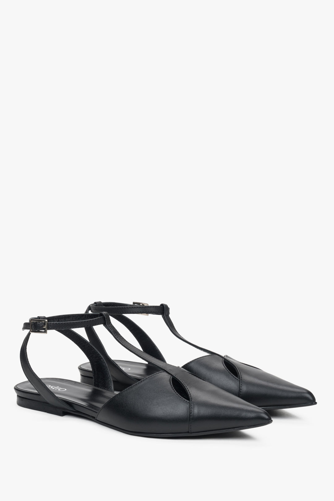 Schwarze Damen-Sandalen von Estro aus Naturleder, elegant und mit raffinierter spitzer Zehenpartie.