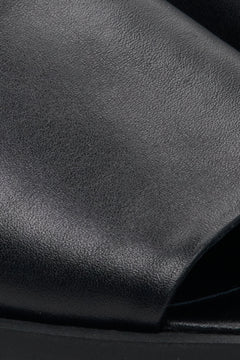 Zeitlose schwarze flache Mules für elegante Sommerlooks, Estro ER00109615