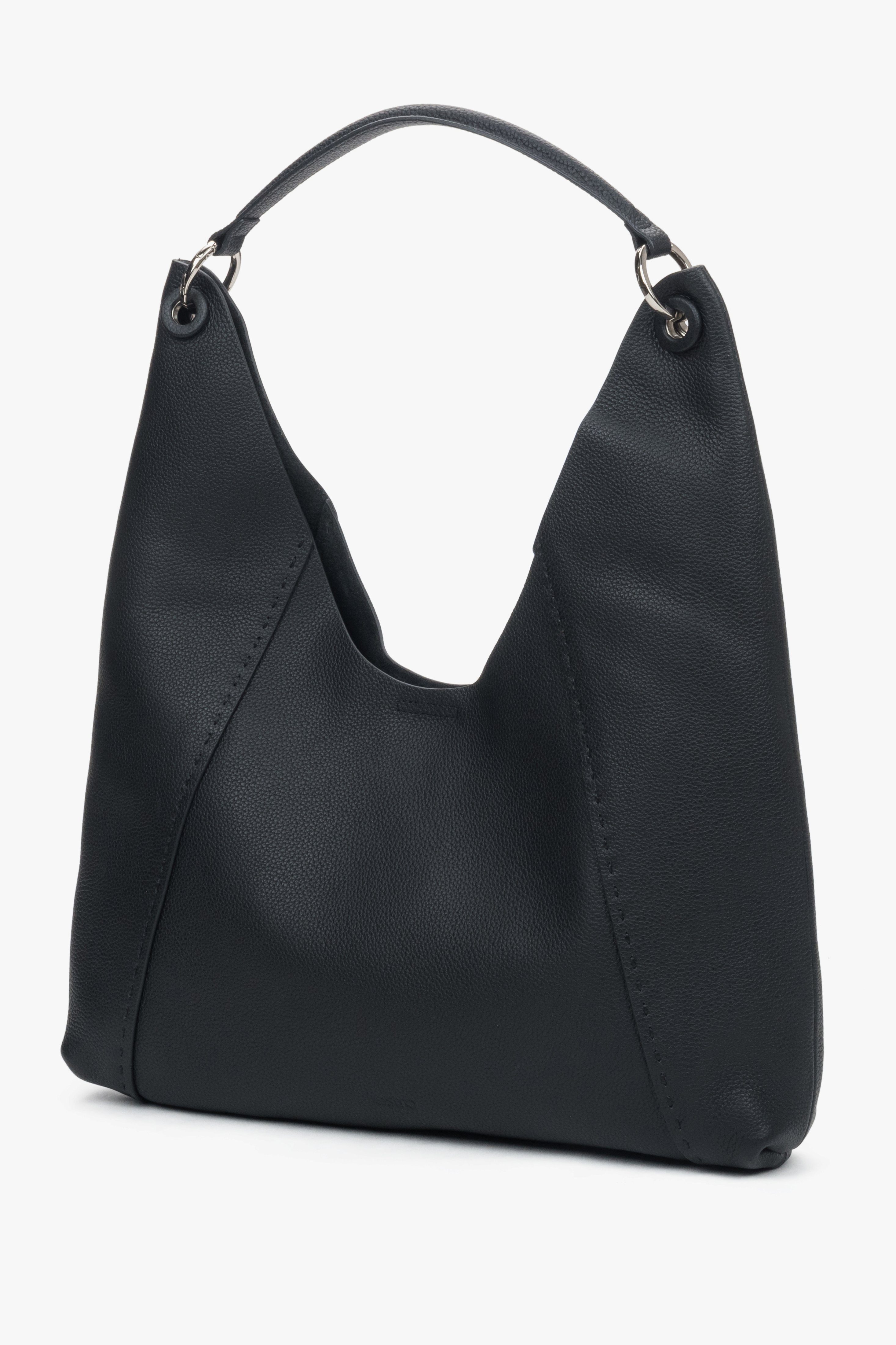 Schräge Ansicht der eleganten Damen-Shopper-Tasche mit verstärktem Henkel.