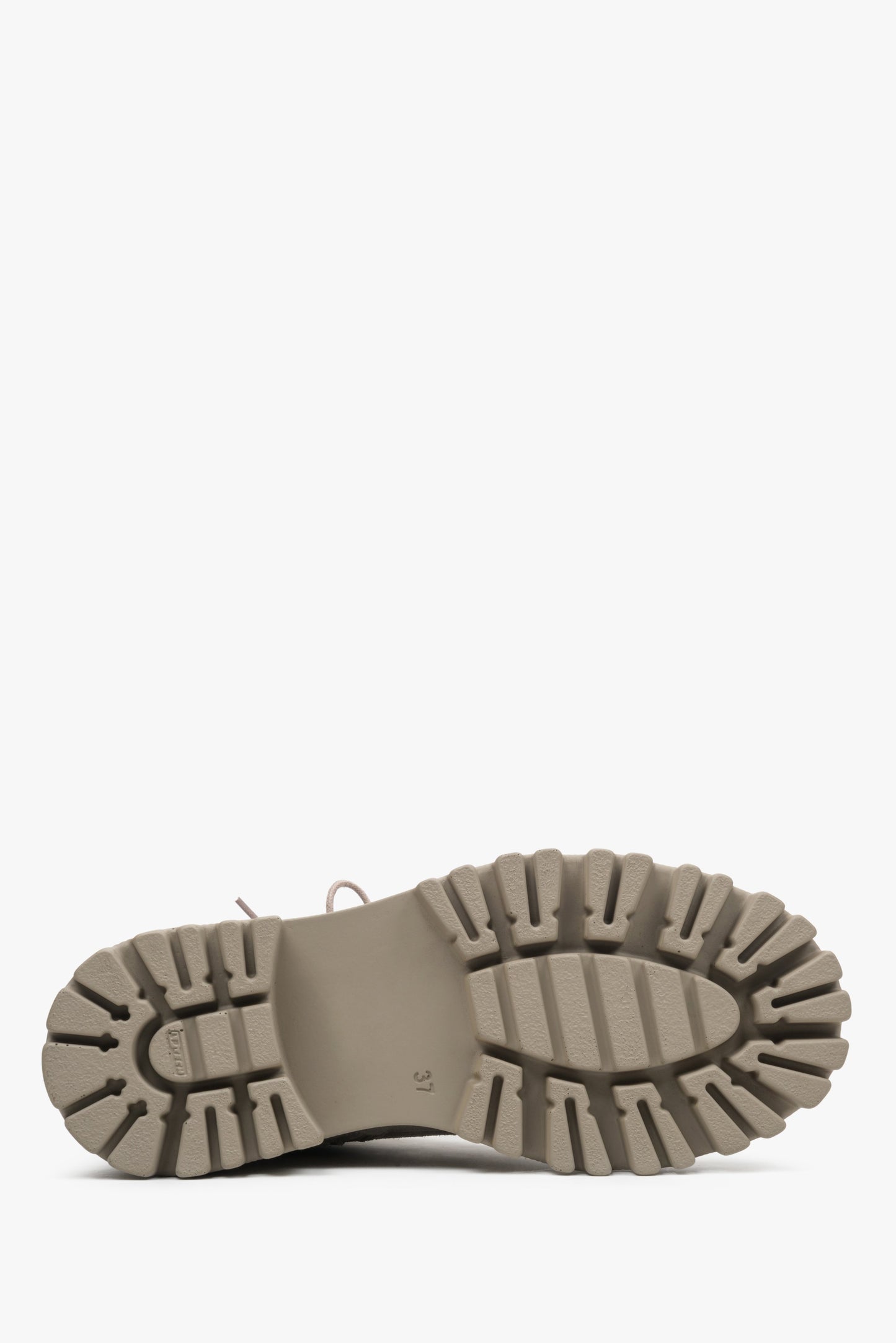 Graue Wildleder-Stiefeletten für Damen von Estro – Nahaufnahme der Sohle.