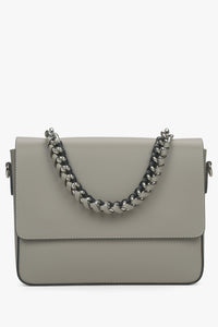 Graue Damen-Schultertasche aus edlem italienischem Leder mit Kette Estro ER00115033.