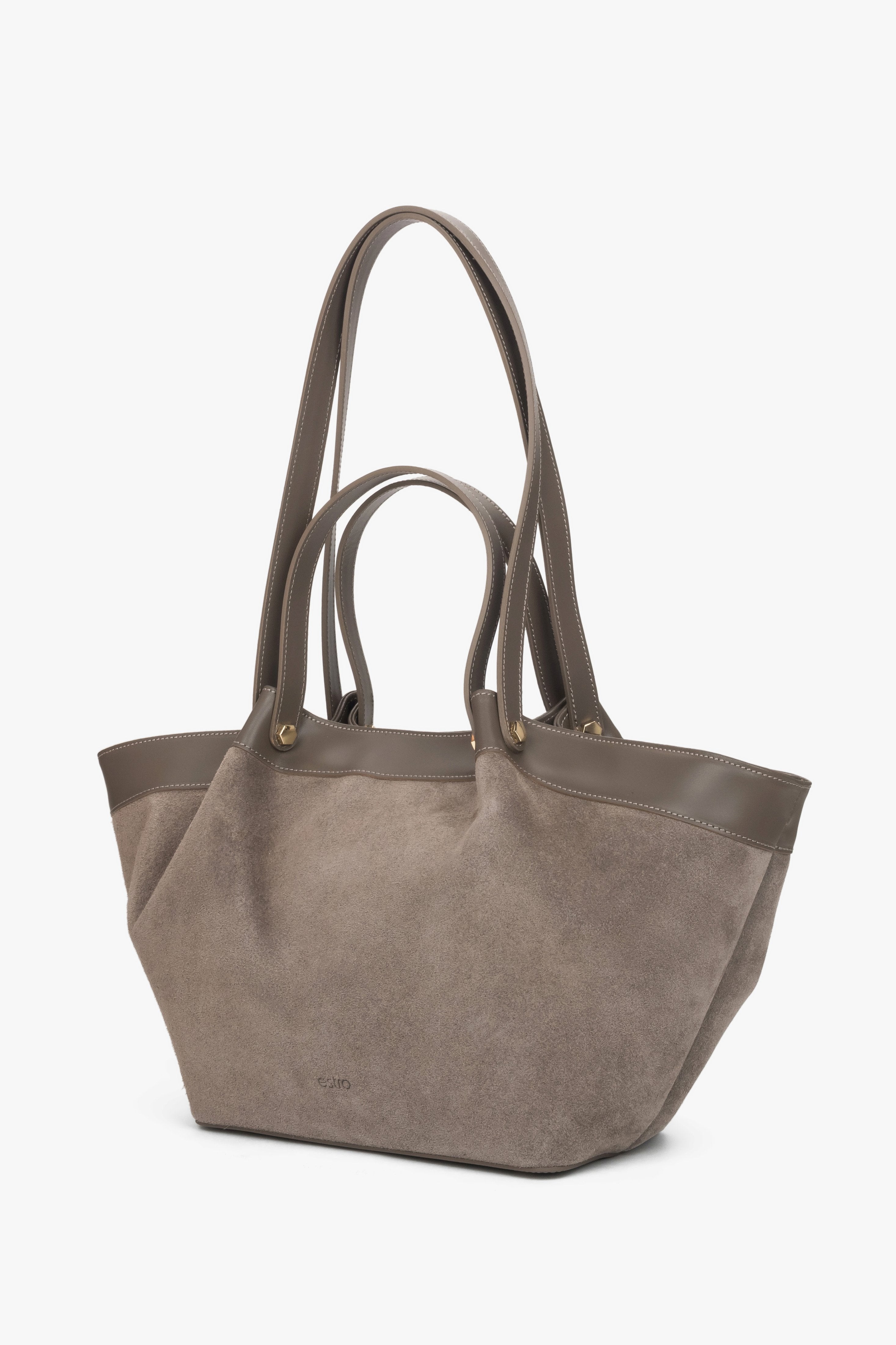 Schrägansicht der grauen Damen-Shopper-Tasche aus italienischem Naturleder