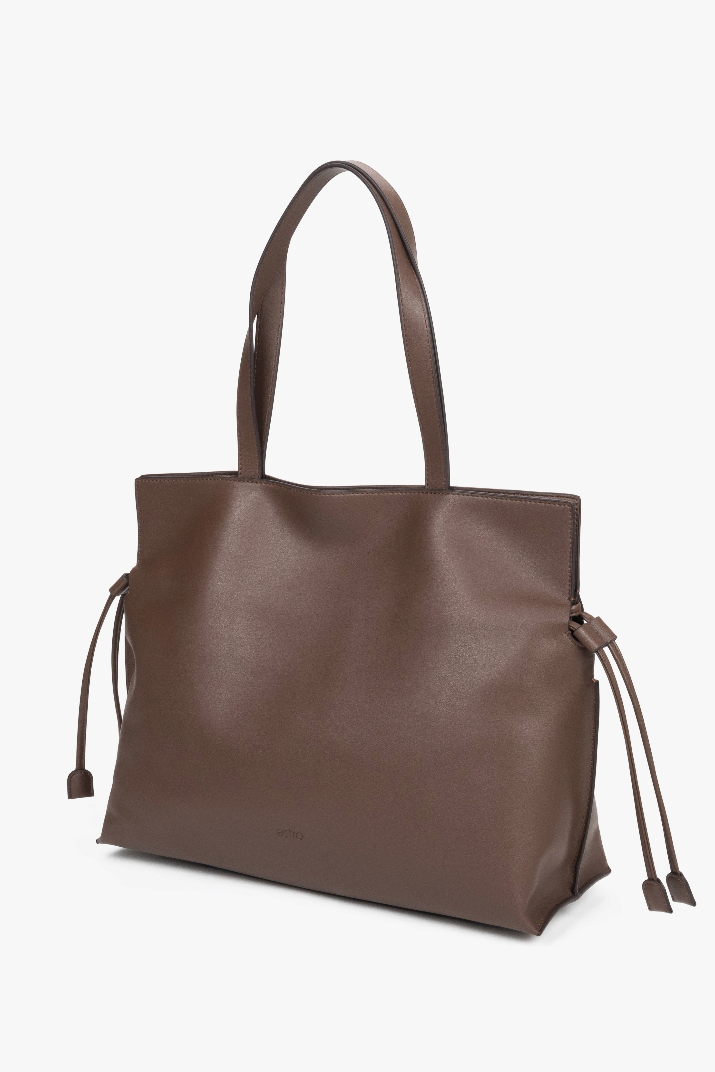 Rückansicht der mokkabraunen Damen-Shopper-Tasche aus Echtleder