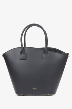 Elegante schwarze Leder-Handtasche mit goldenen Details schräge Ansicht