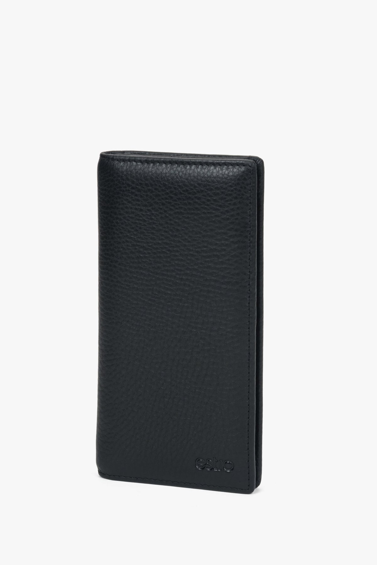 Schräge Ansicht des eleganten schwarzen Portemonnaies im Hochformat.