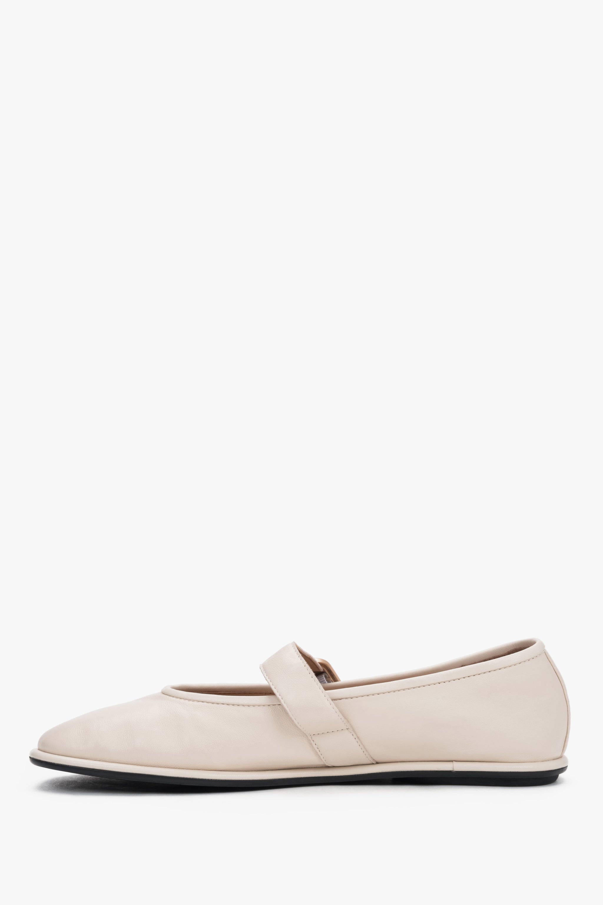Hellbeige Damen-Ballerinas aus echtem Leder in flacher Seitenansicht