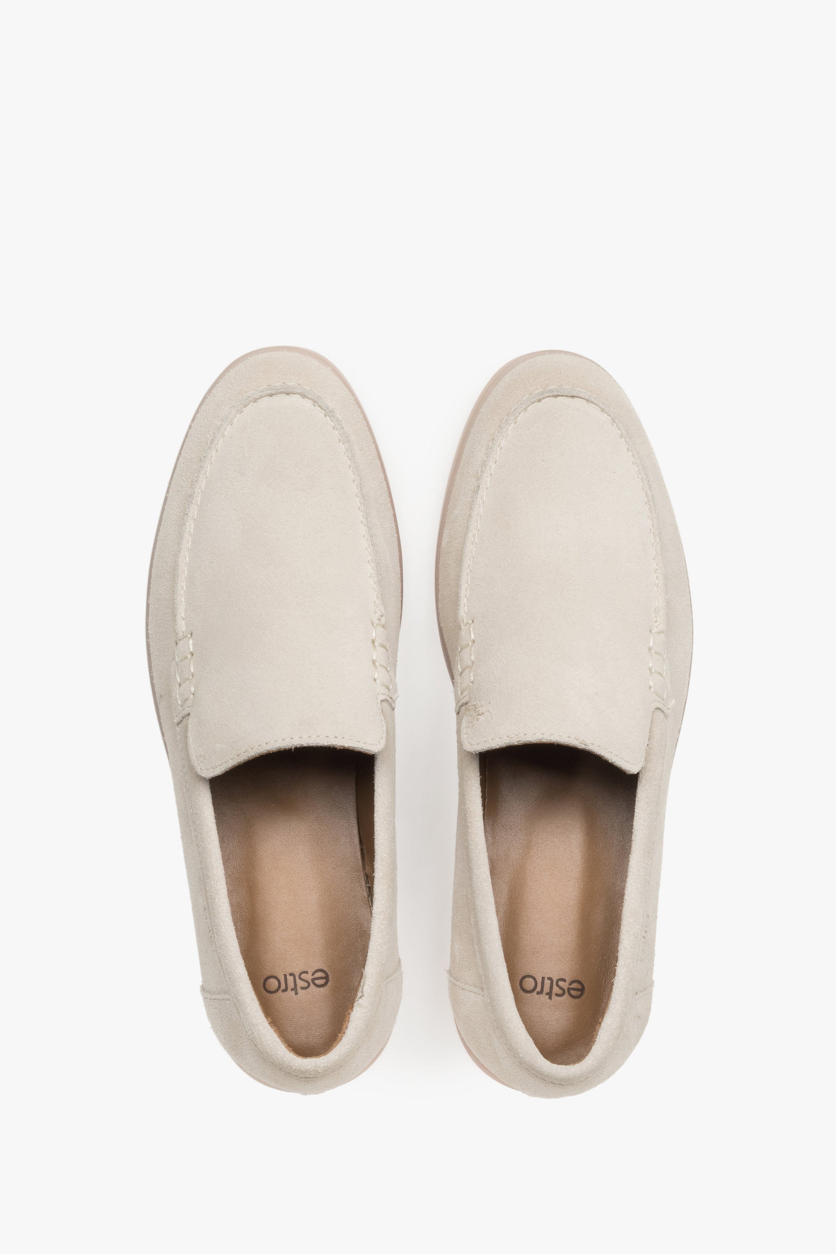 Ansicht der Schuhe von oben mit Fokus auf die runde Kappe und die Innenausstattung aus Premium-Leder 