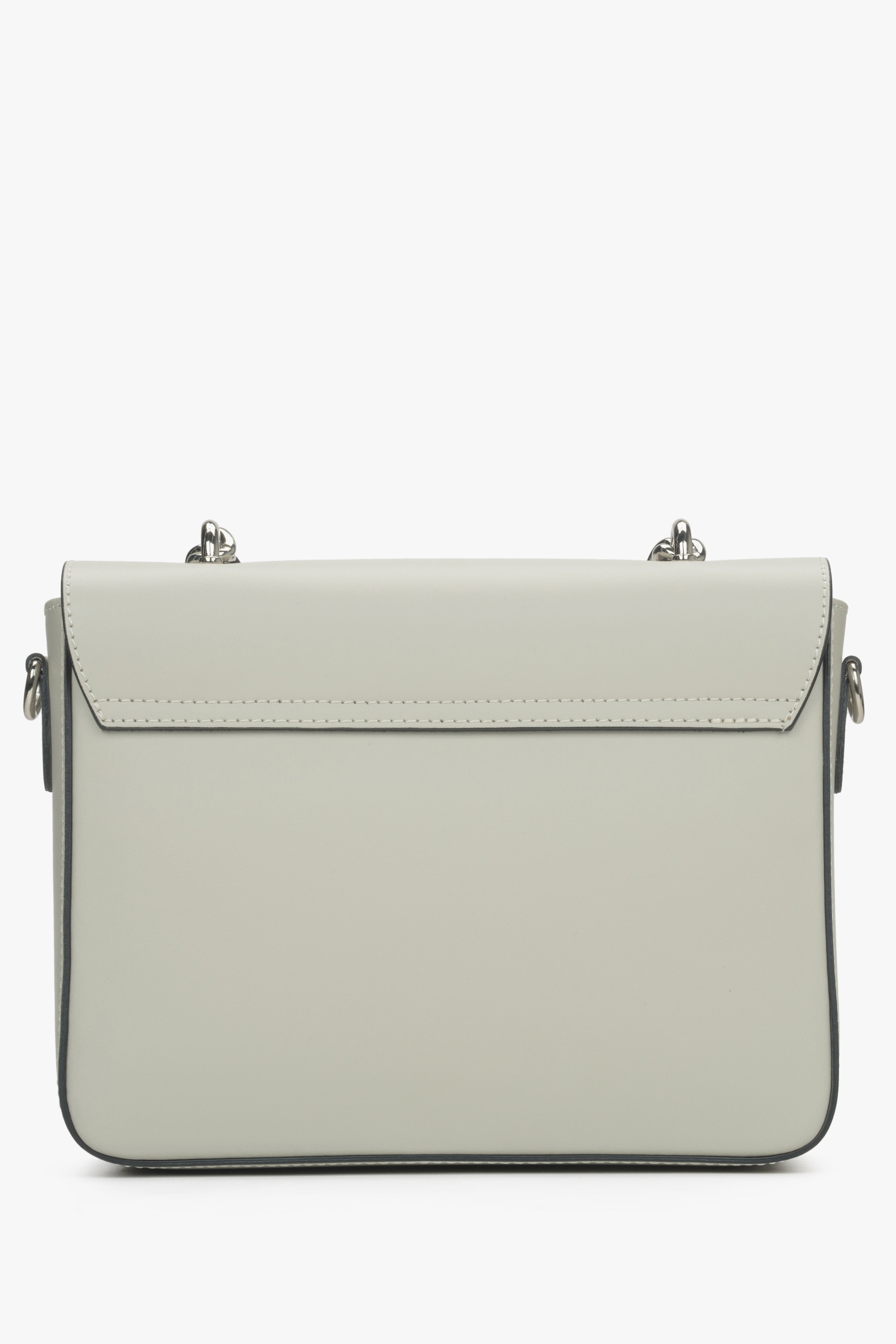 Hellbeige Damenhandtasche aus italienischem Premium-Echtleder – Rückseite.