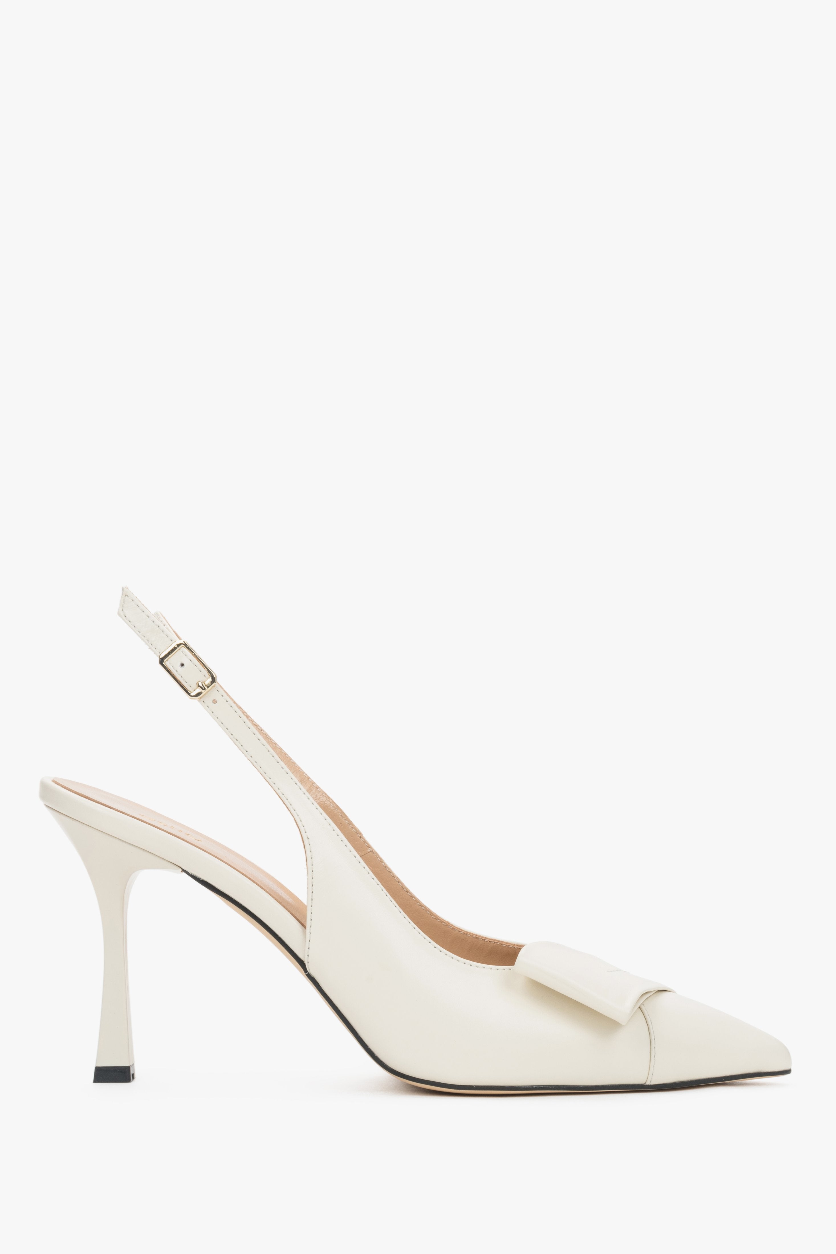 Hellbeige Damen-Slingback-Pumps aus echtem Leder in seitlicher Ansicht