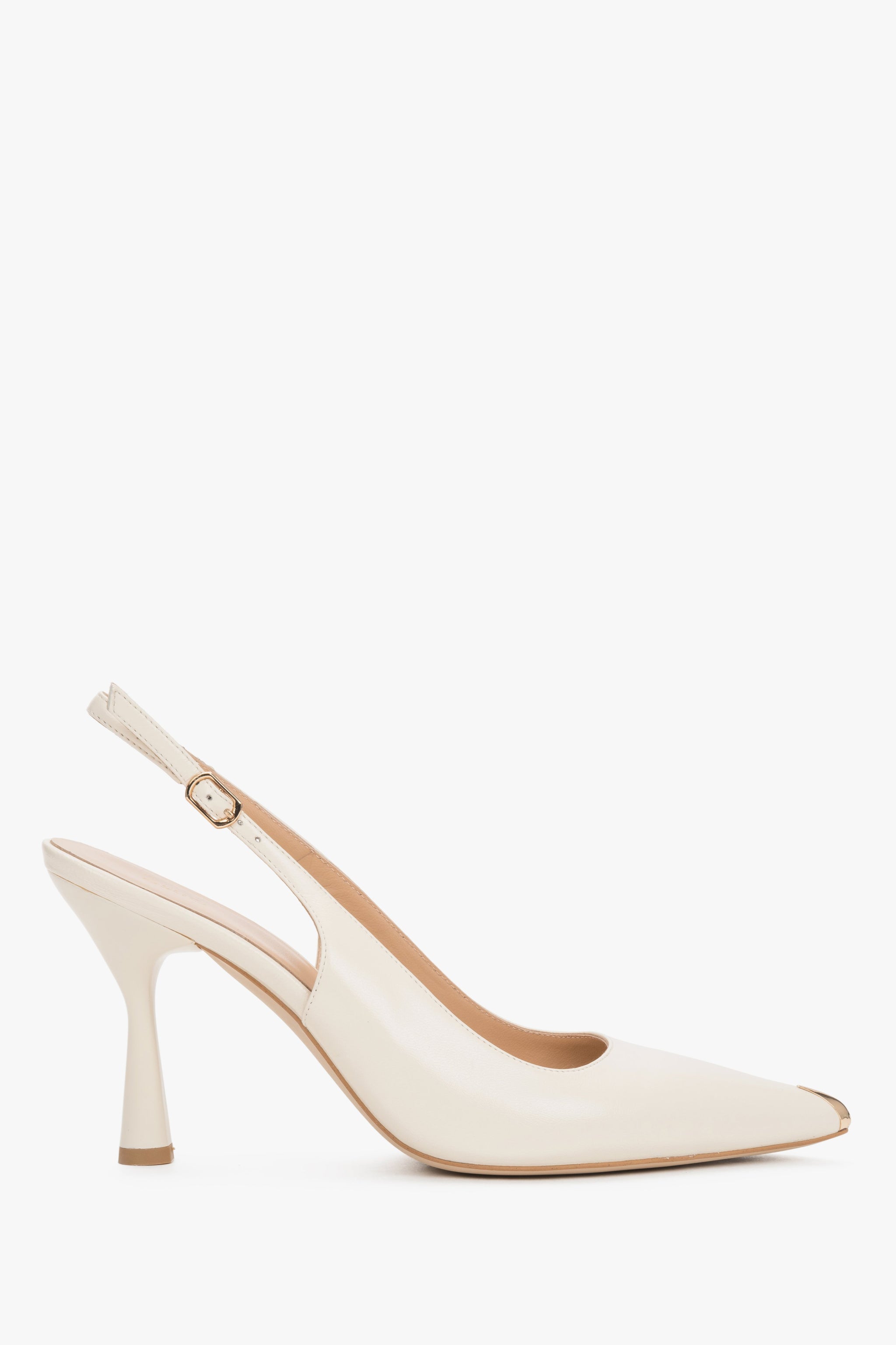 Hellbeige Damen-Slingback-Pumps aus echtem Leder in seitlicher Profilansicht
