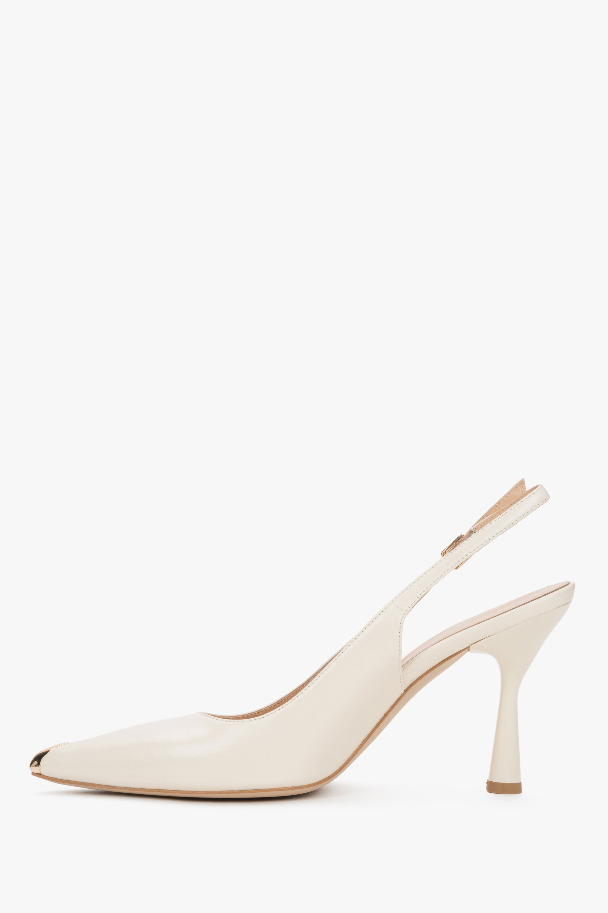 Hellbeige Damen-Slingback-Pumps aus Leder in flacher Seitenansicht