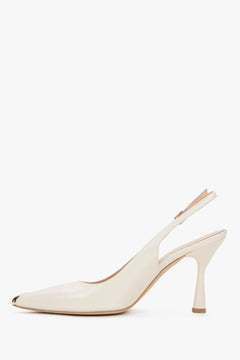 Hellbeige Damen-Slingback-Pumps aus Leder in flacher Seitenansicht
