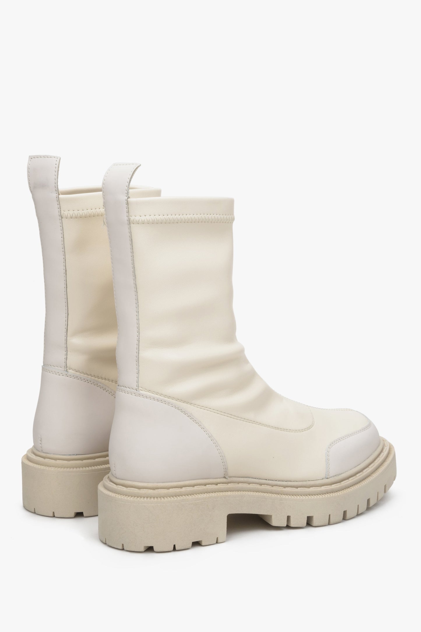 Hellbeige Damen-Stiefeletten aus Leder mit elastischem Schaft von Estro.