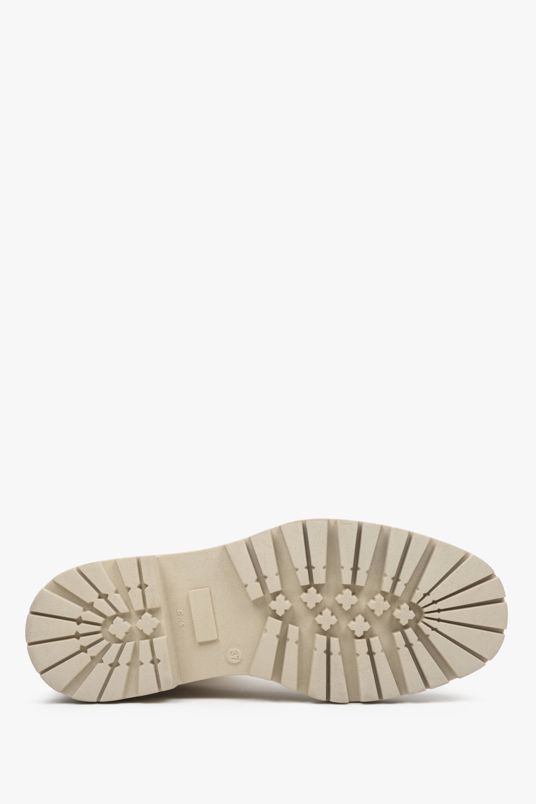 Hellbeige Lederschuhe mit elastischem Schaft von Estro – Nahaufnahme der Sohle.