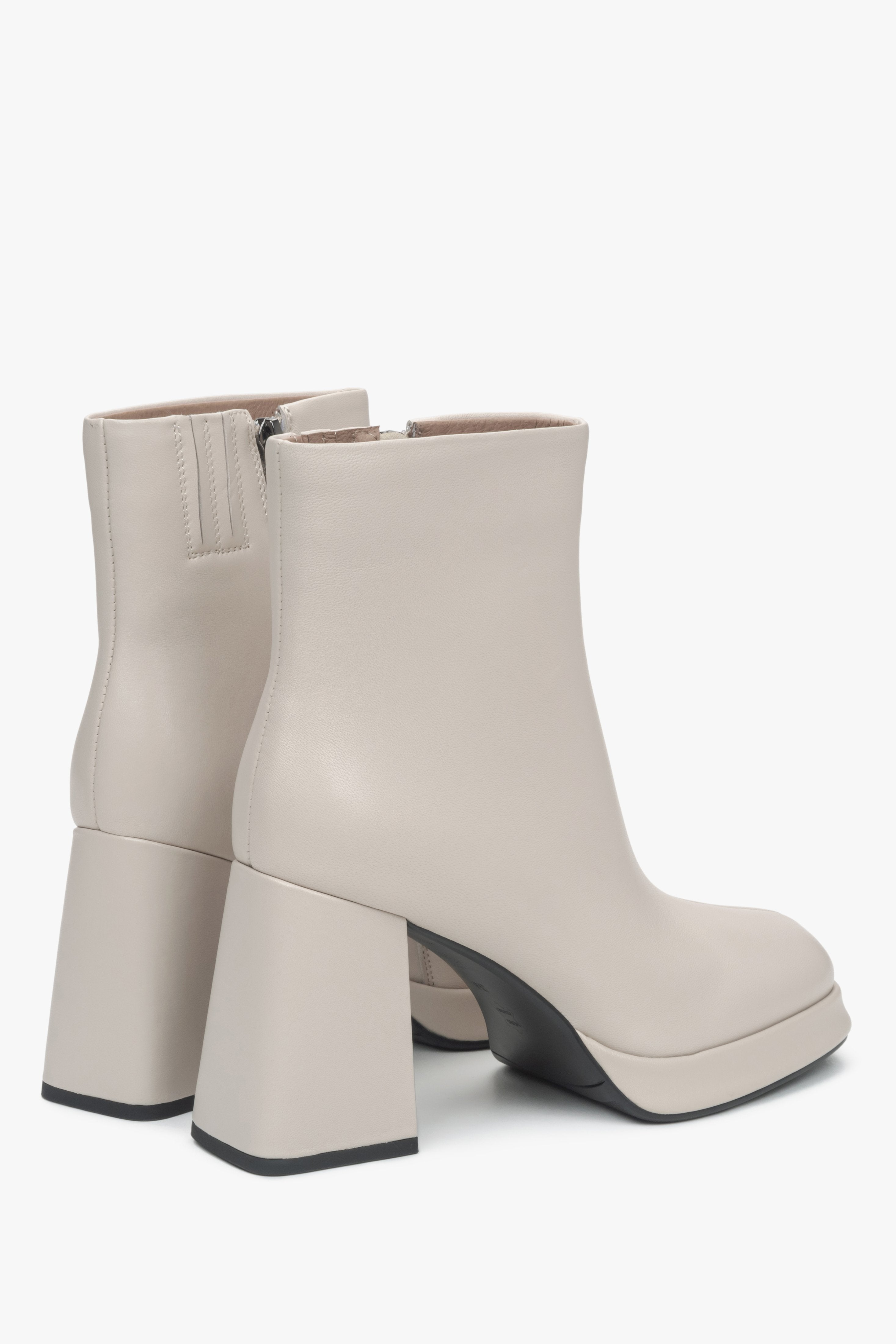 Damen Stiefeletten aus beigem Leder mit Plateau und stabilem Absatz Estro ER00115880